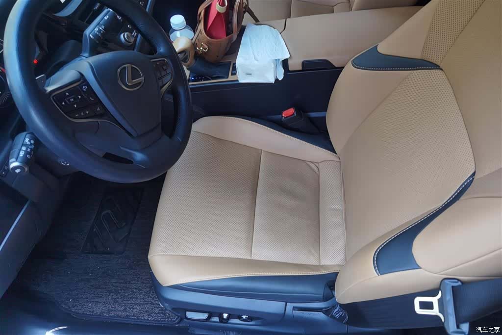 Lexus ES, 2024 9