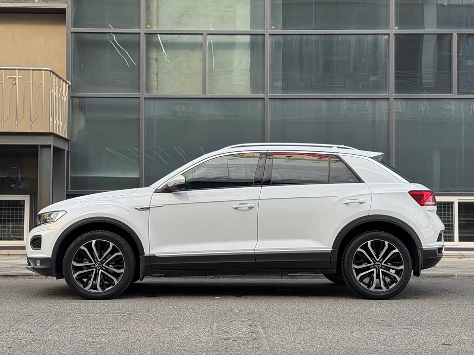 Volkswagen T-ROC exploring Songs