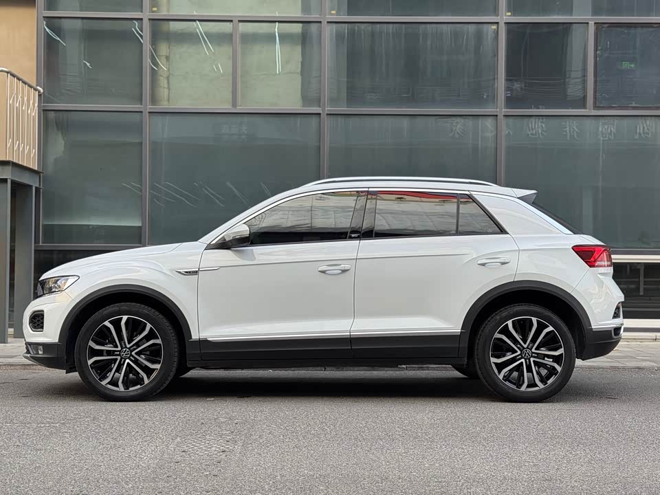 Volkswagen T-ROC exploring Songs