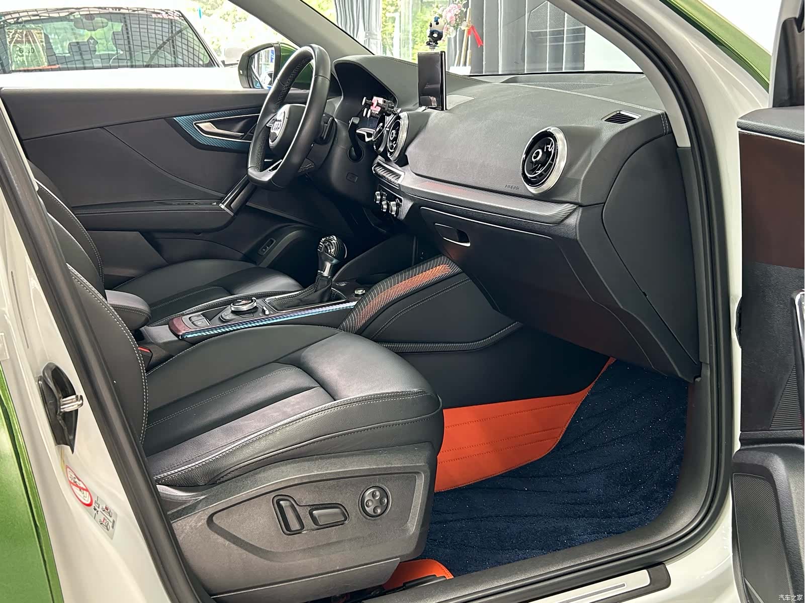 Audi Q2L, 2025 21