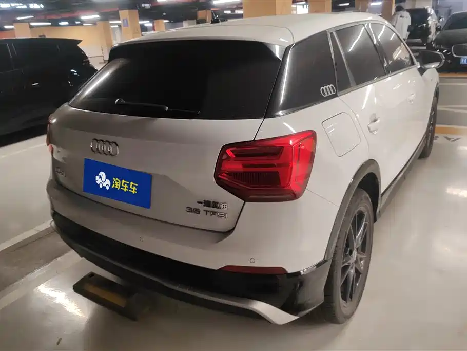 Audi Q2L