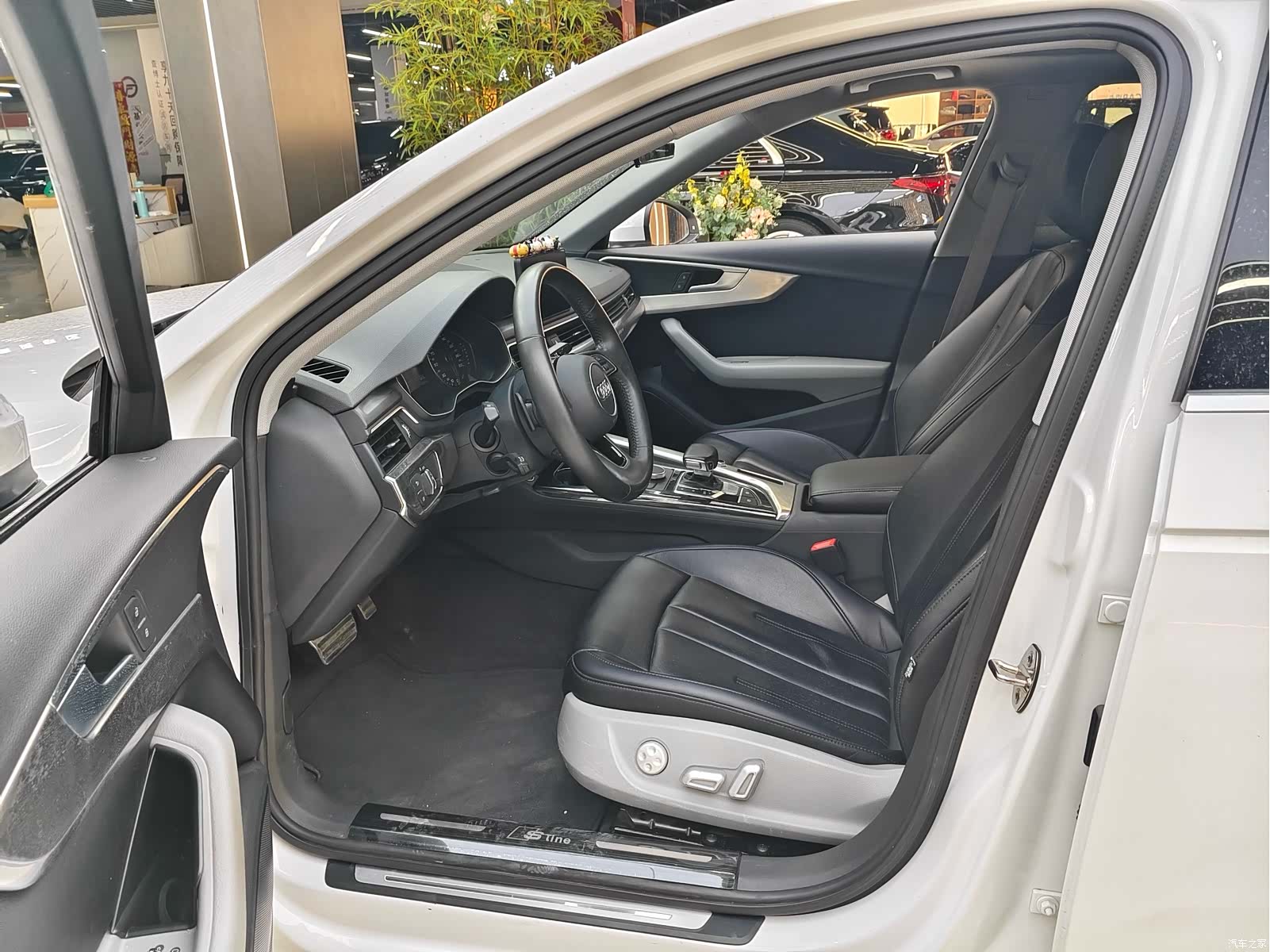Audi A4L, 2019 14