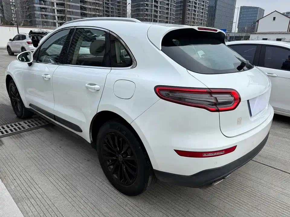 Zotye SR9