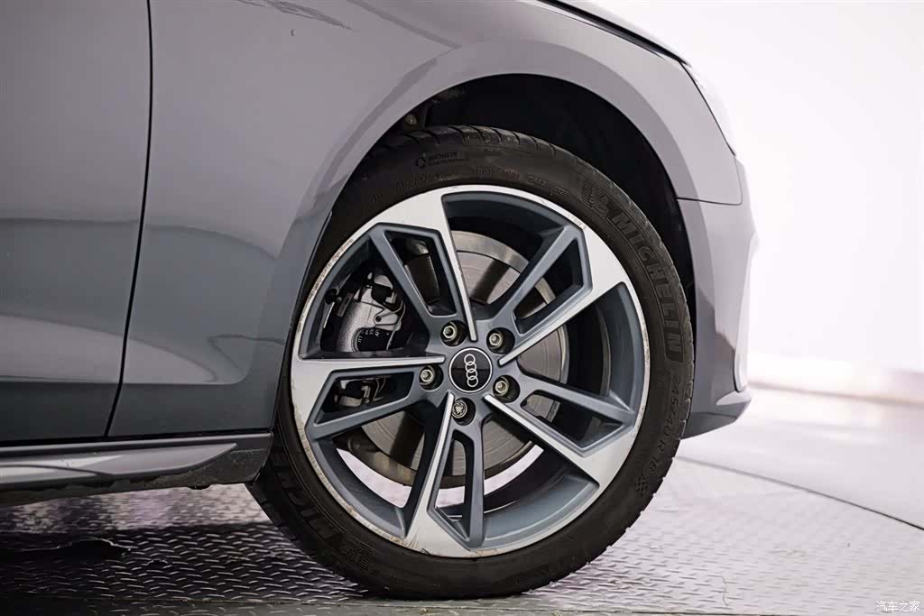 Audi A4L, 2024 22