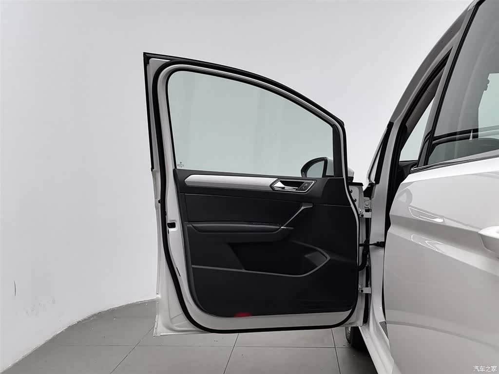 Volkswagen L, 2017 8