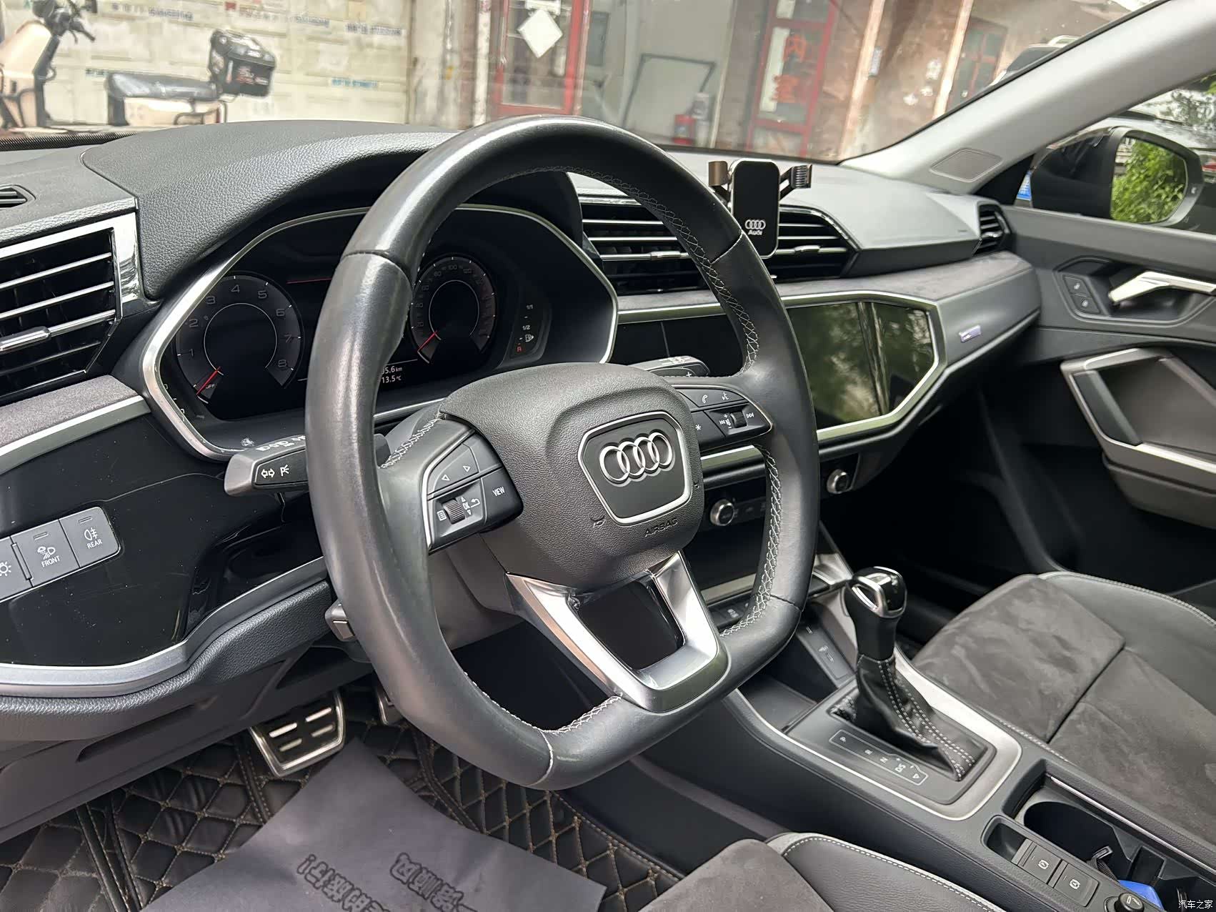 Audi Q3, 2023 12