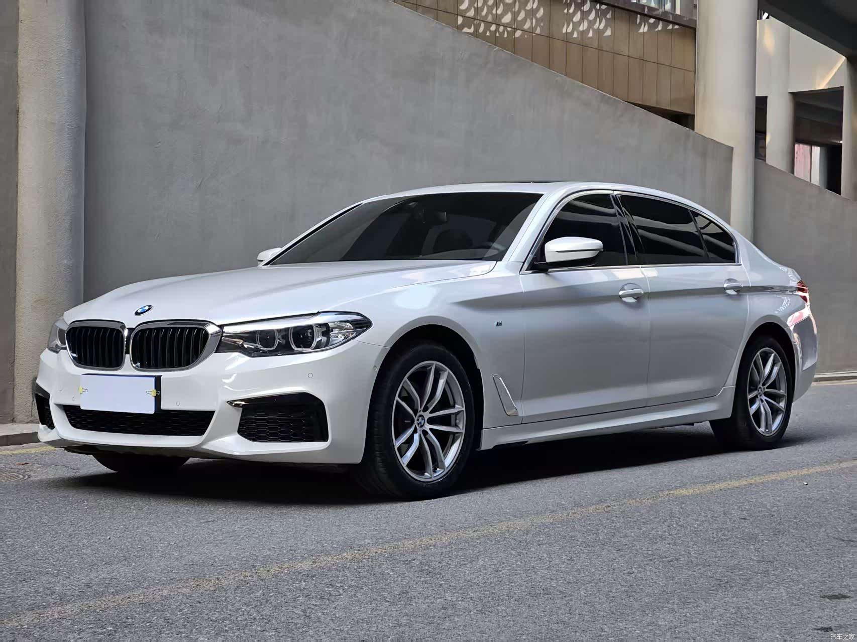 BMW 5 Series, 2020 1