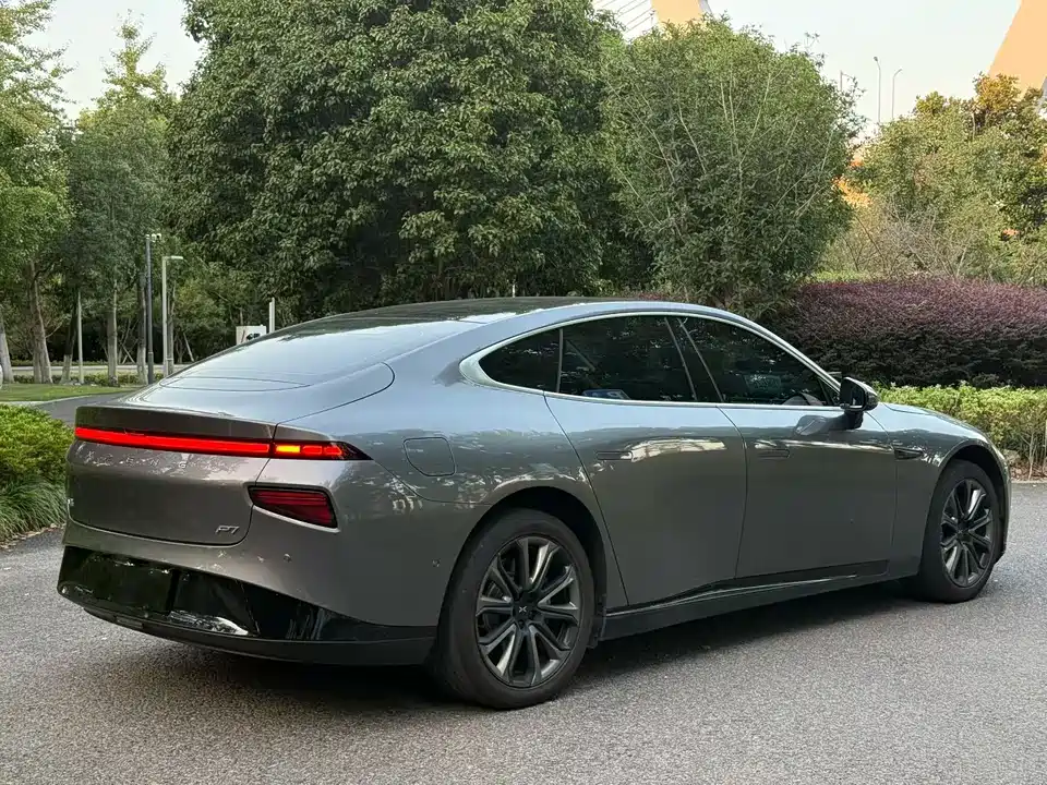 XPENG P7
