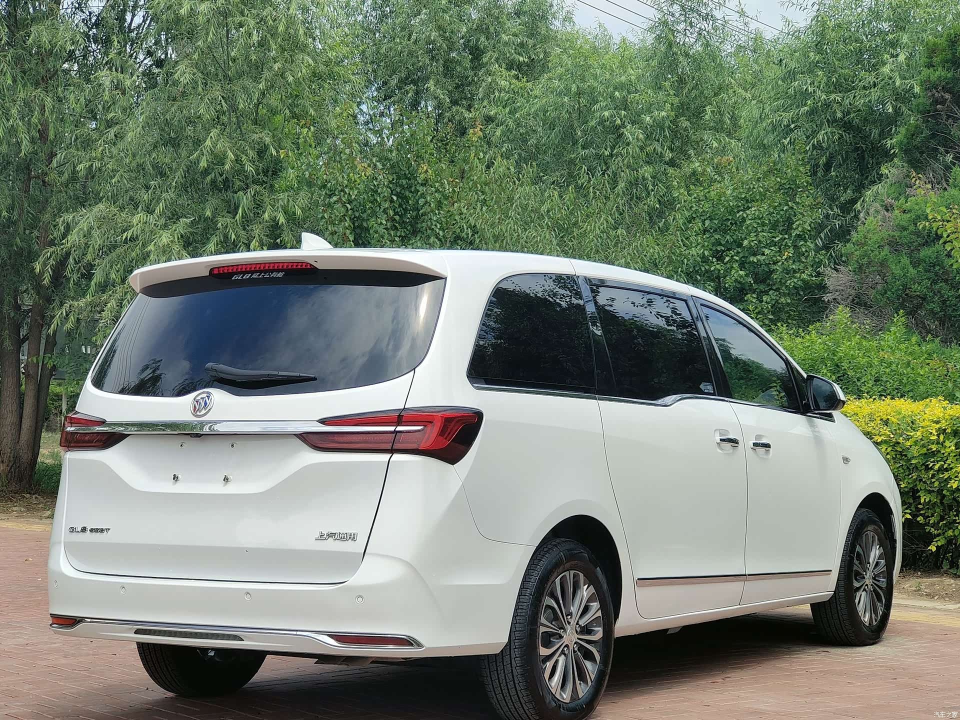 Buick GL8, 2021 9