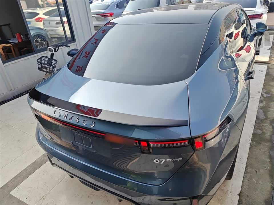 Lynk & Co 07 EM-P