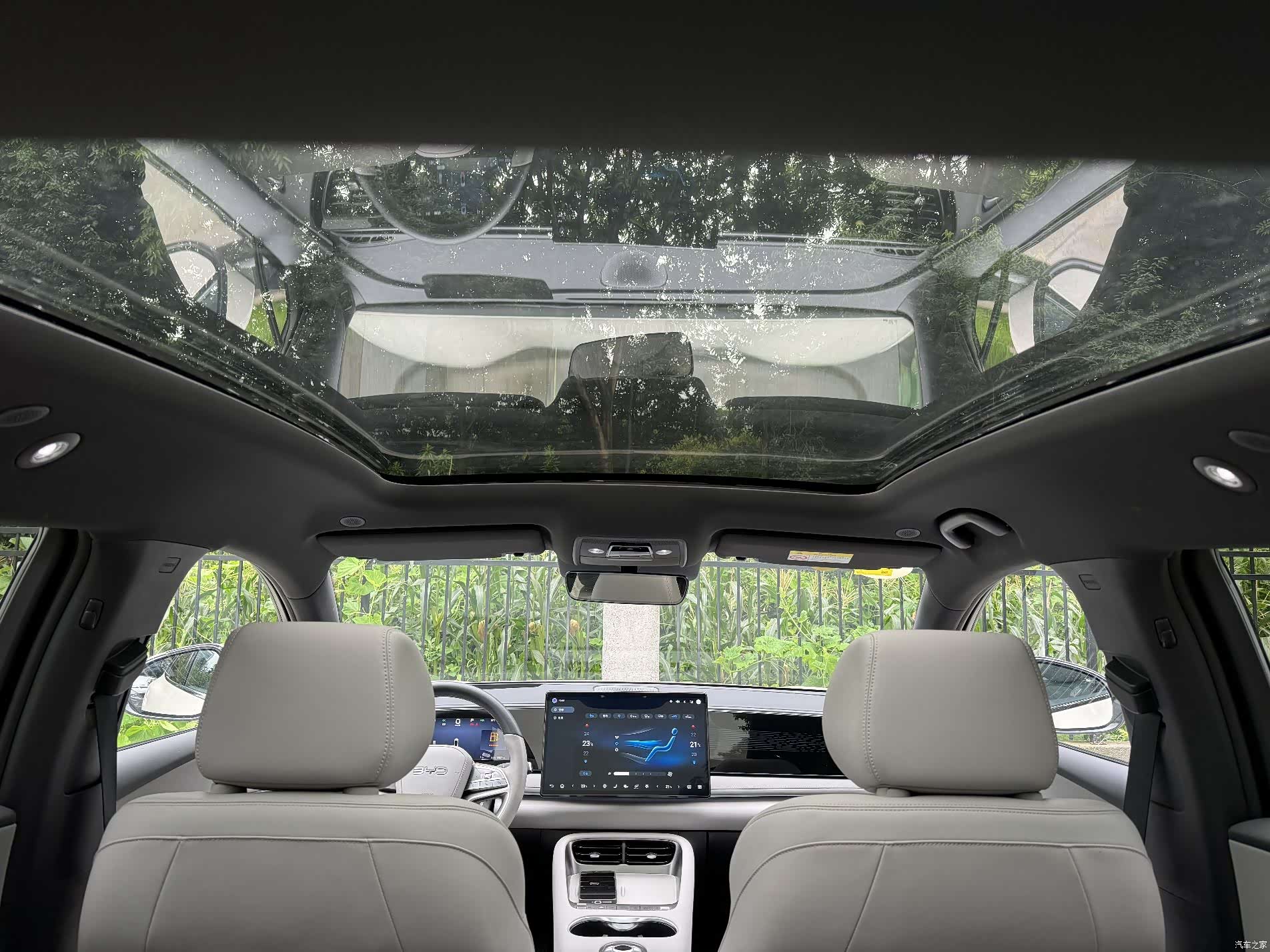 BYD HiAce, 2025 11
