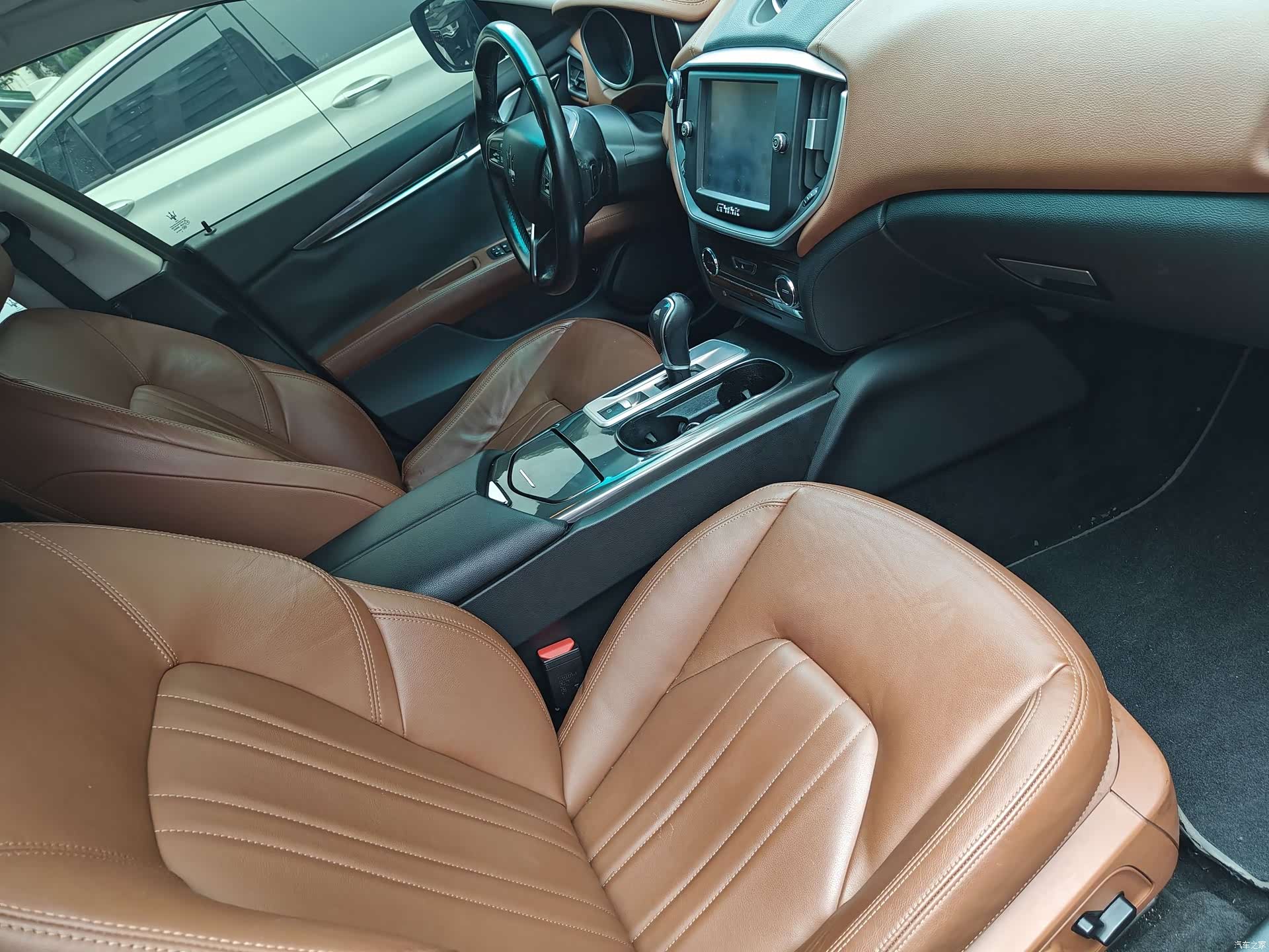 Maserati Ghibli, 2015 8