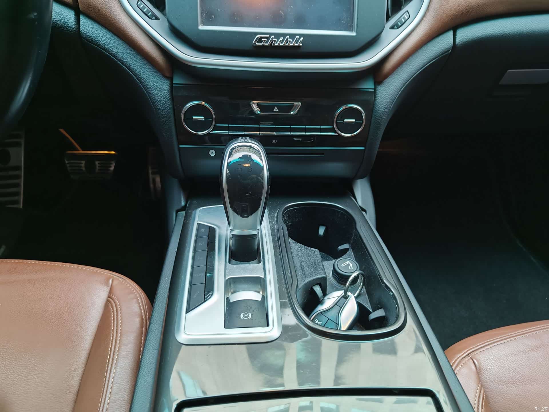 Maserati Ghibli, 2015 15