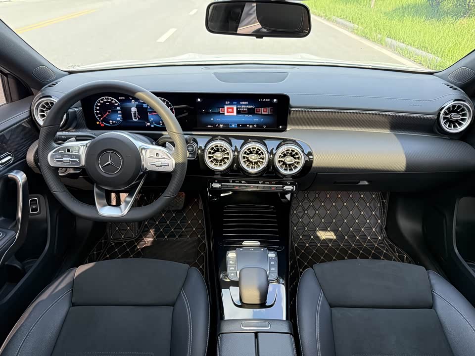 Mercedes-Benz Class A Mercedes-Benz Class A