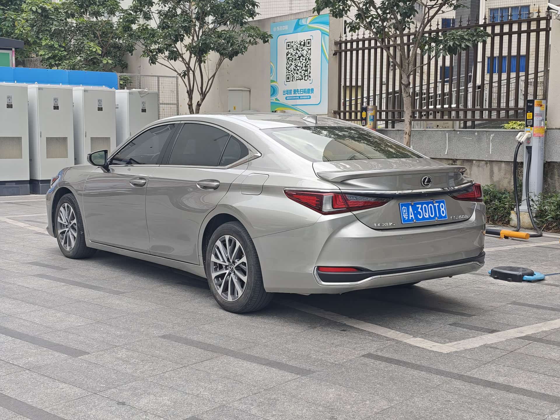 Lexus ES, 2022 6
