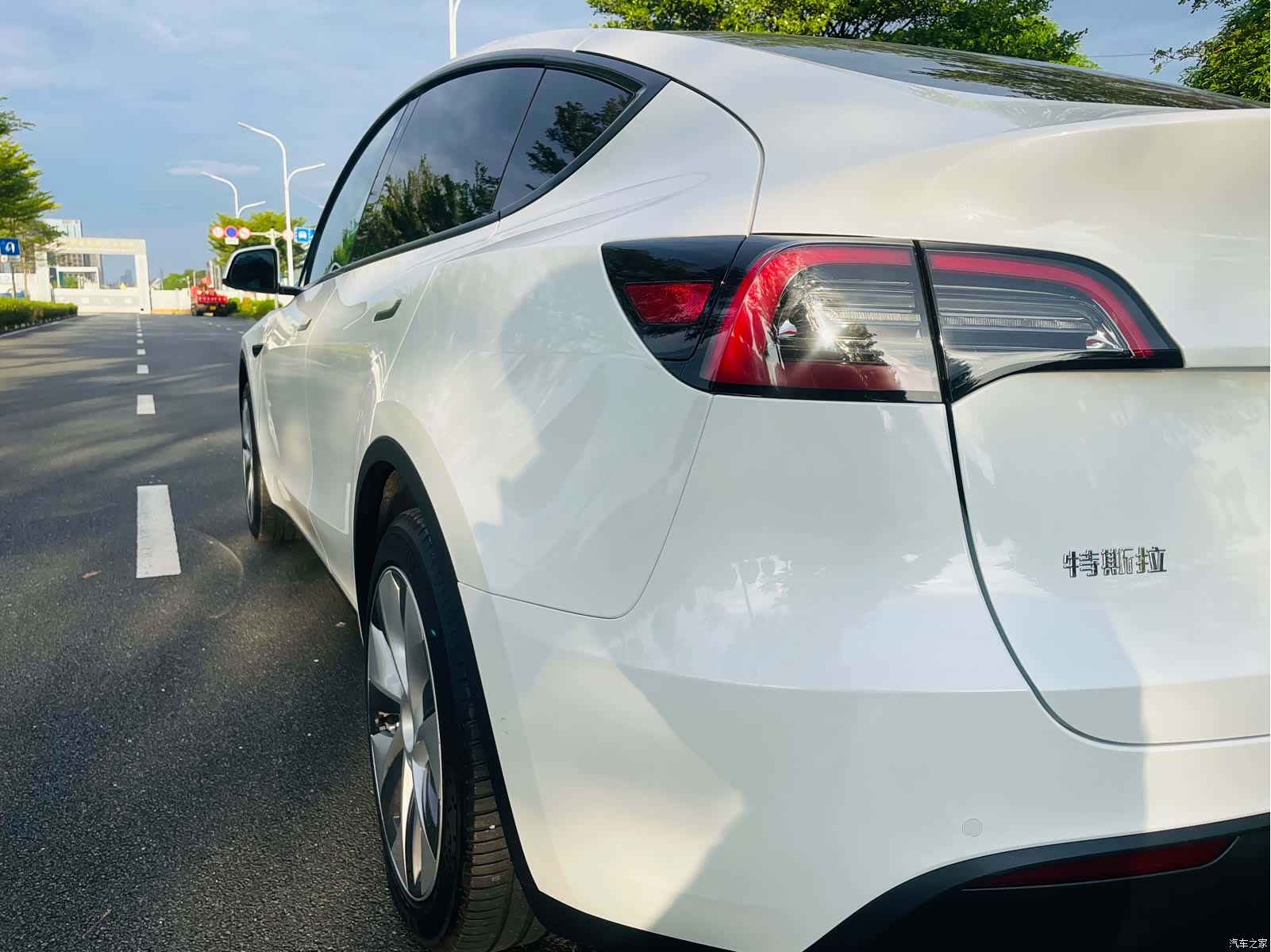 Tesla Model Y, 2023 11