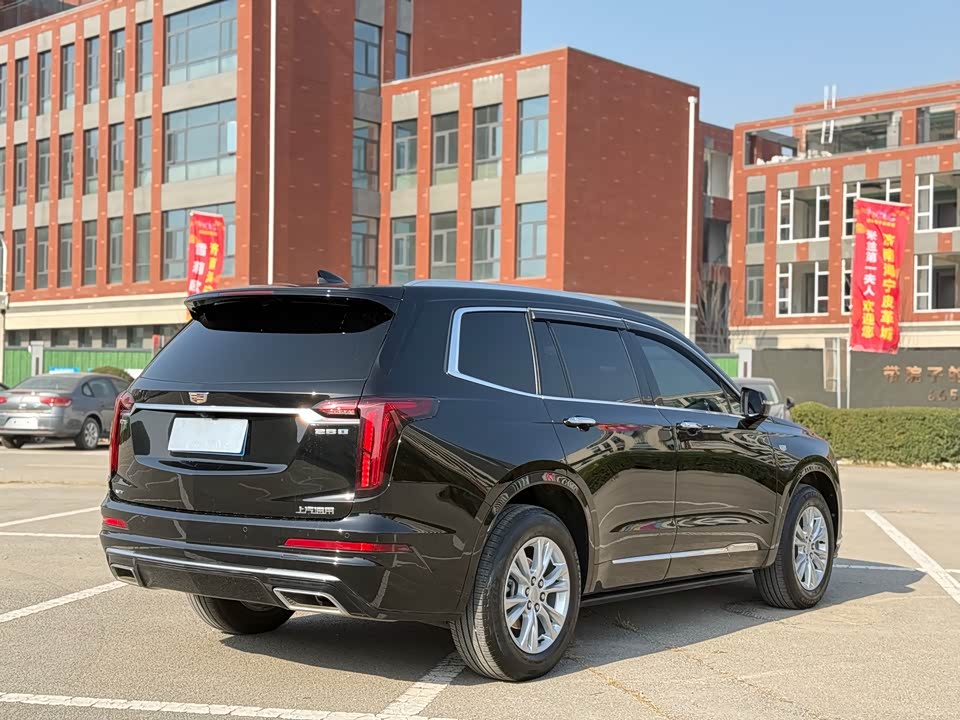 Cadillac XT6