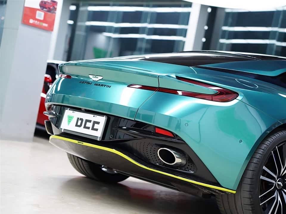 Aston Martin DB11