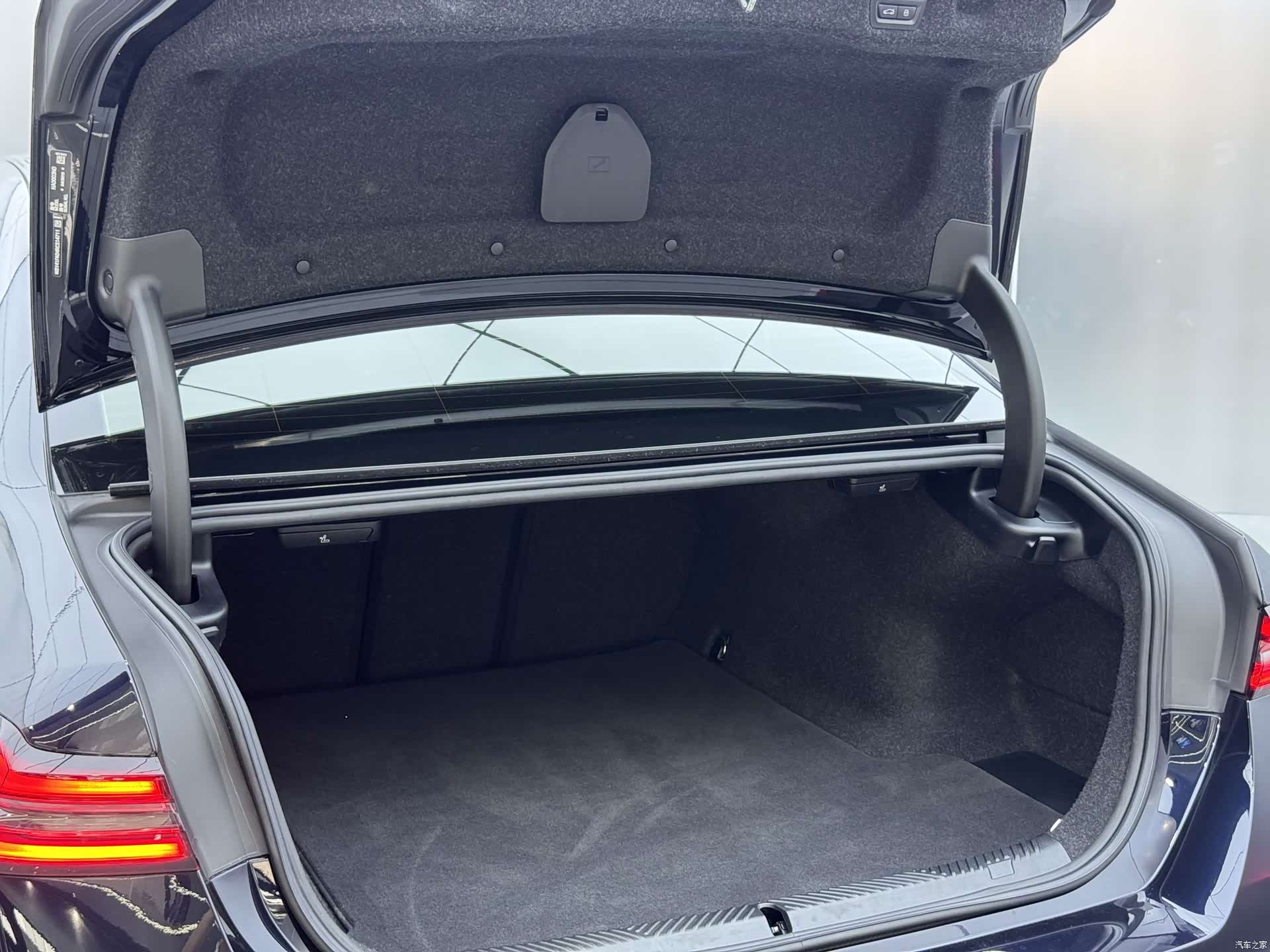 BMW i5, 2024 24