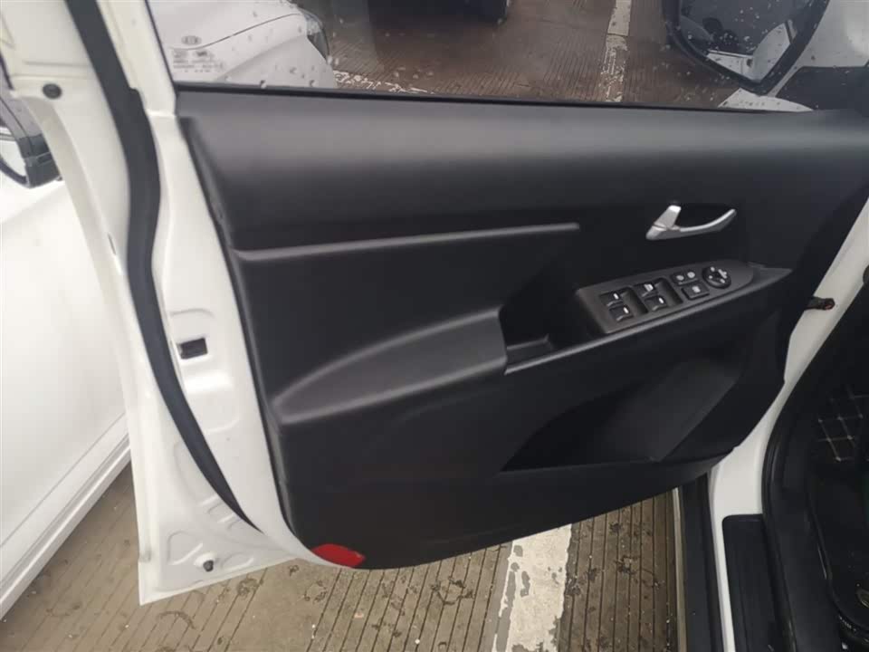 Kia Smart running