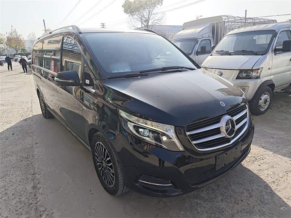 Mercedes-Benz V-class