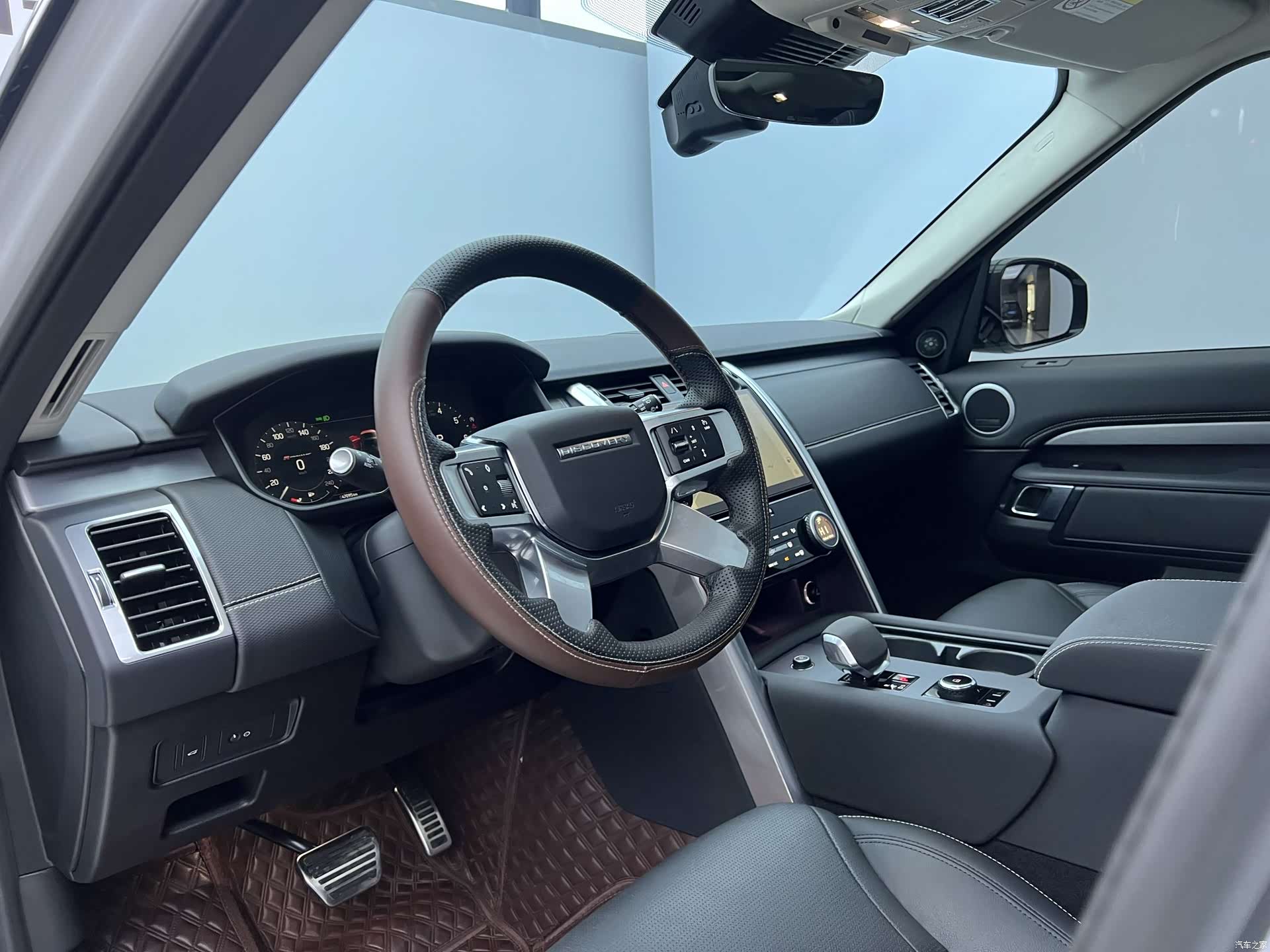 Land Rover Discovery, 2023 4