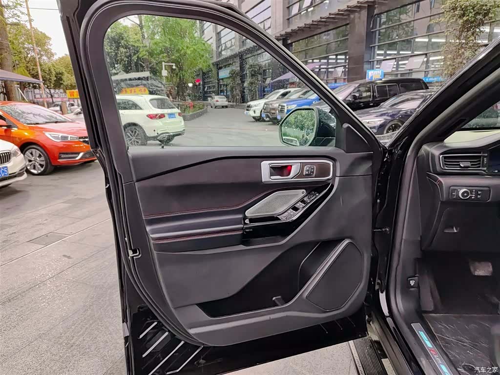 Ford Explorer, 2023 6