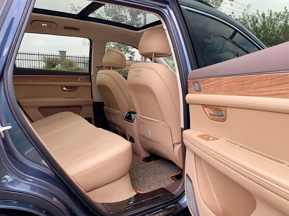 AITO Ask the world M7