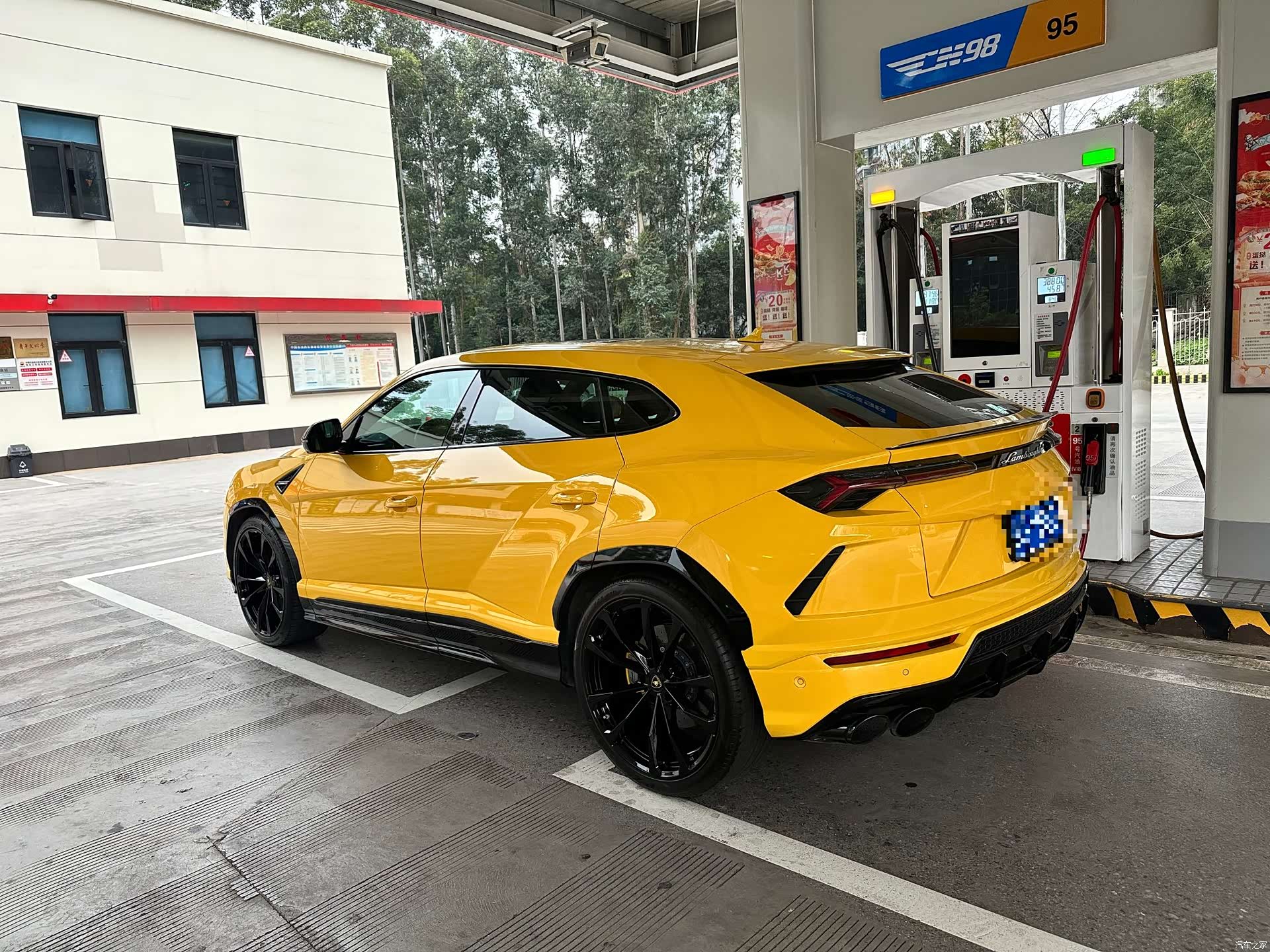 Lamborghini Urus, 2022 2