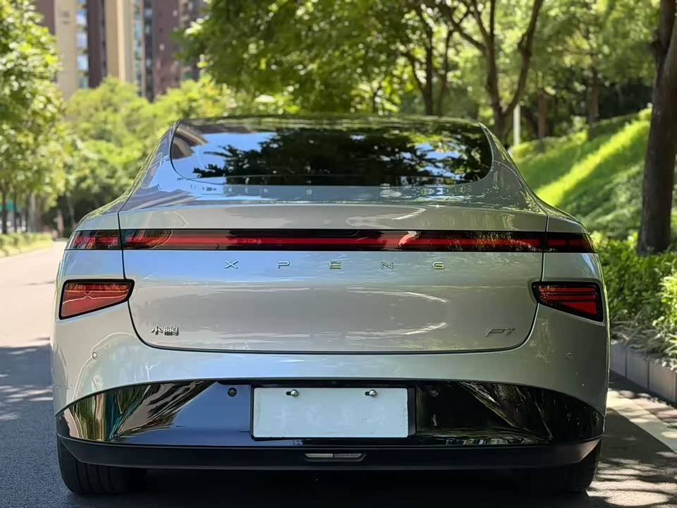 XPENG P7