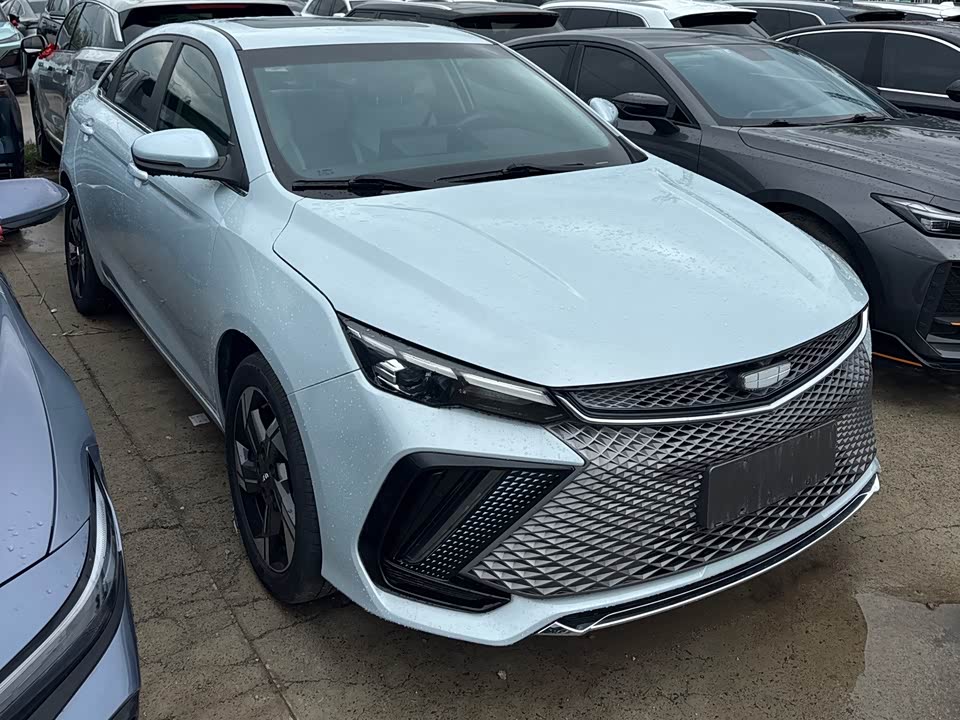 Geely Emgrand L HiP Geely Emgrand L HiP