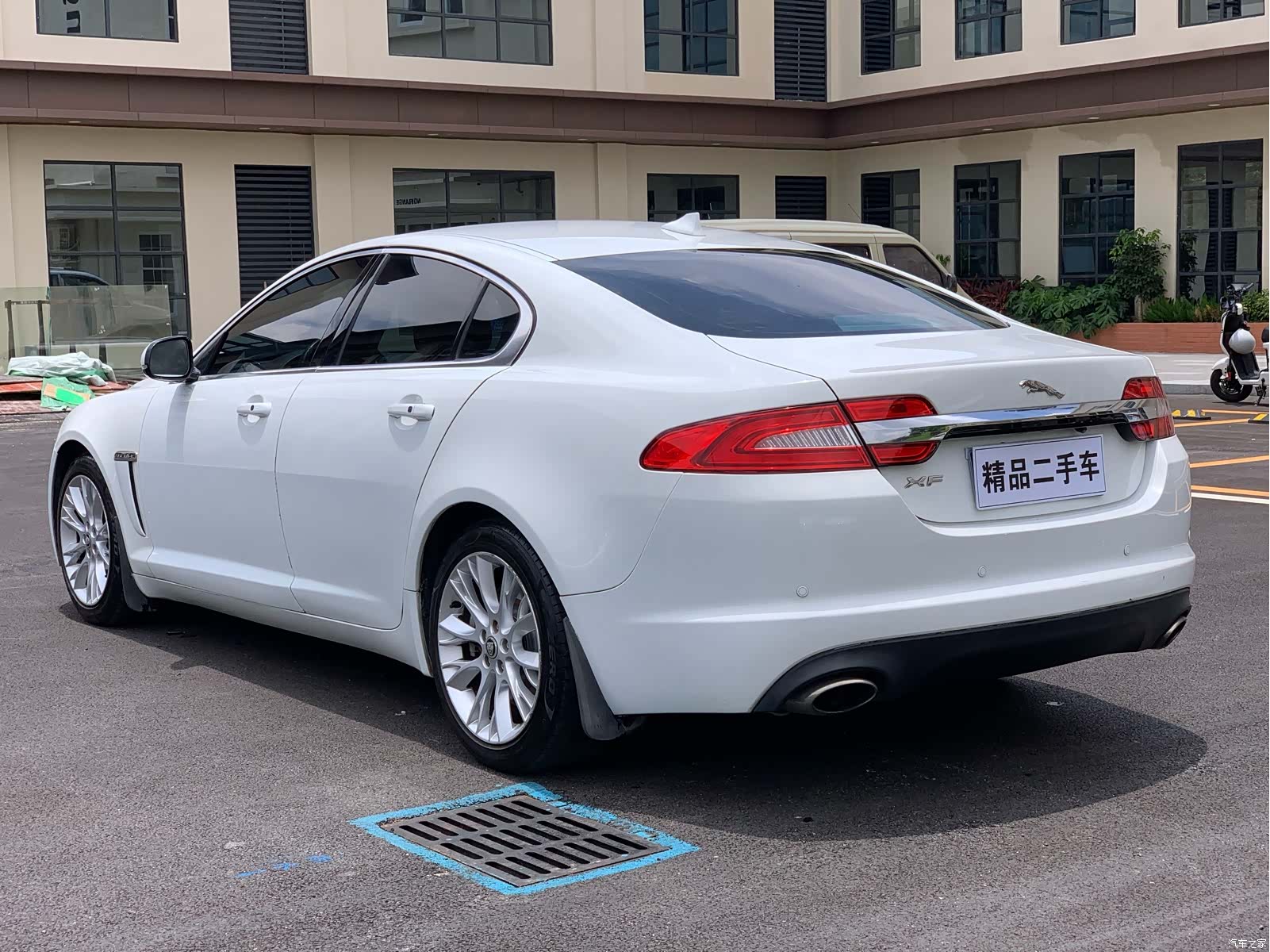 Jaguar XF, 2013 4