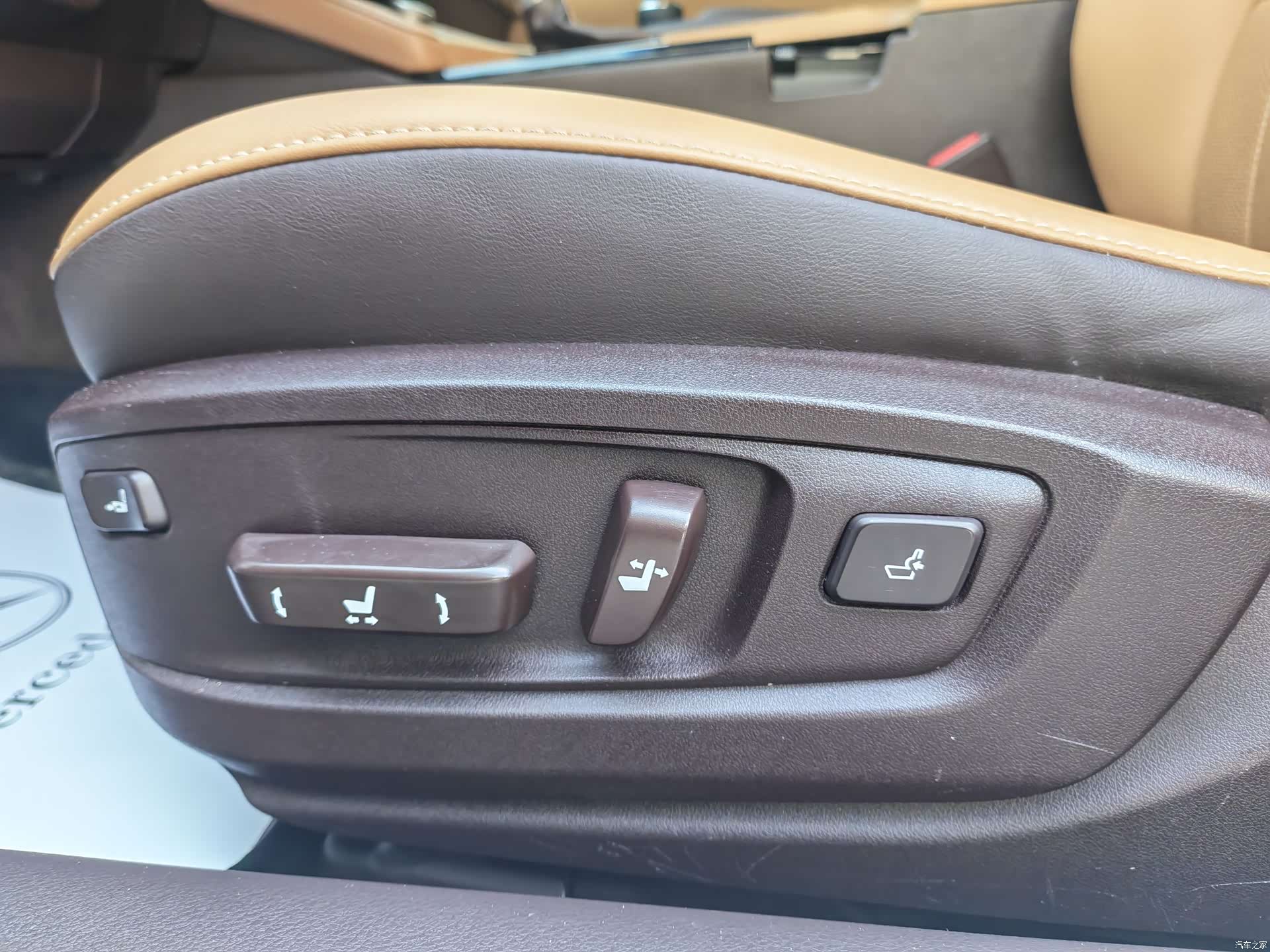 Lexus ES, 2018 9