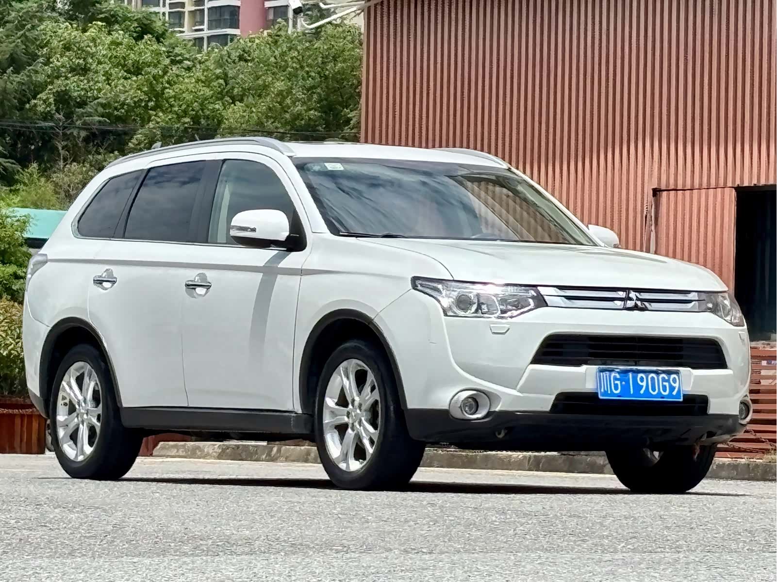 Mitsubishi Outlander, 2015 3