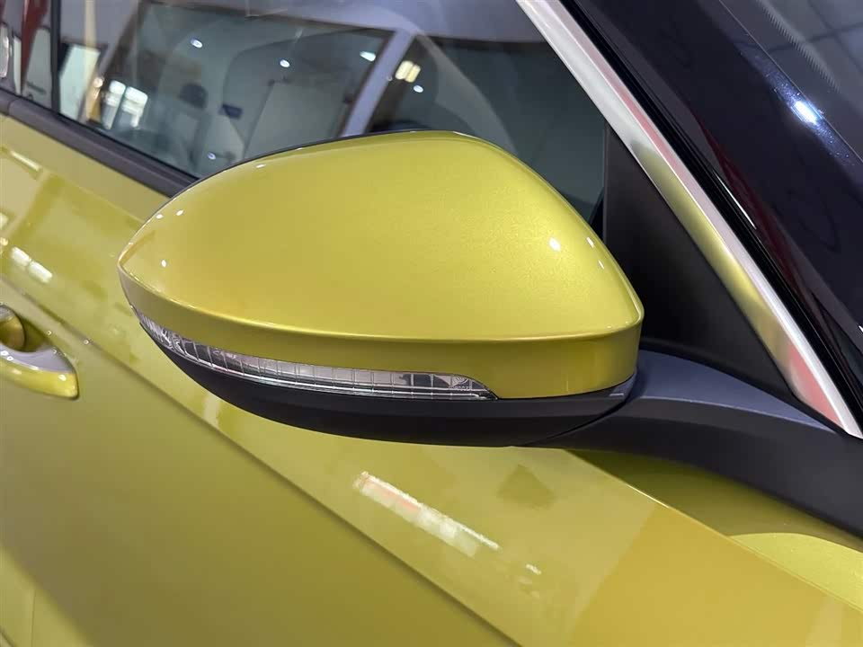 Volkswagen T-ROC exploring Songs