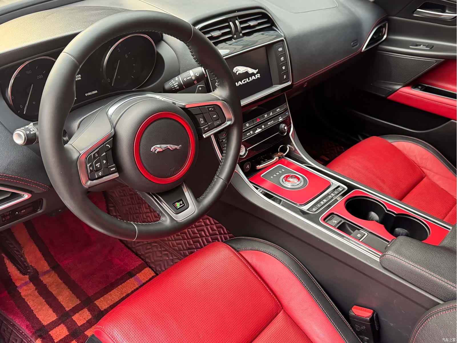 Jaguar XE, 2016 12