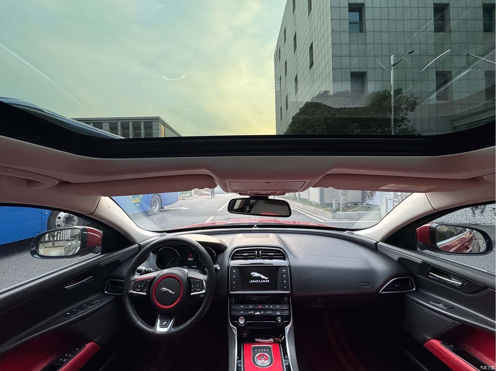 Jaguar XE, 2016 17