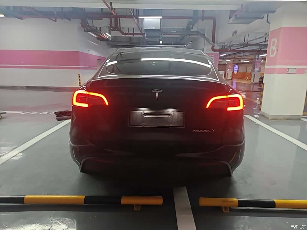 Tesla Model Y, 2023 6
