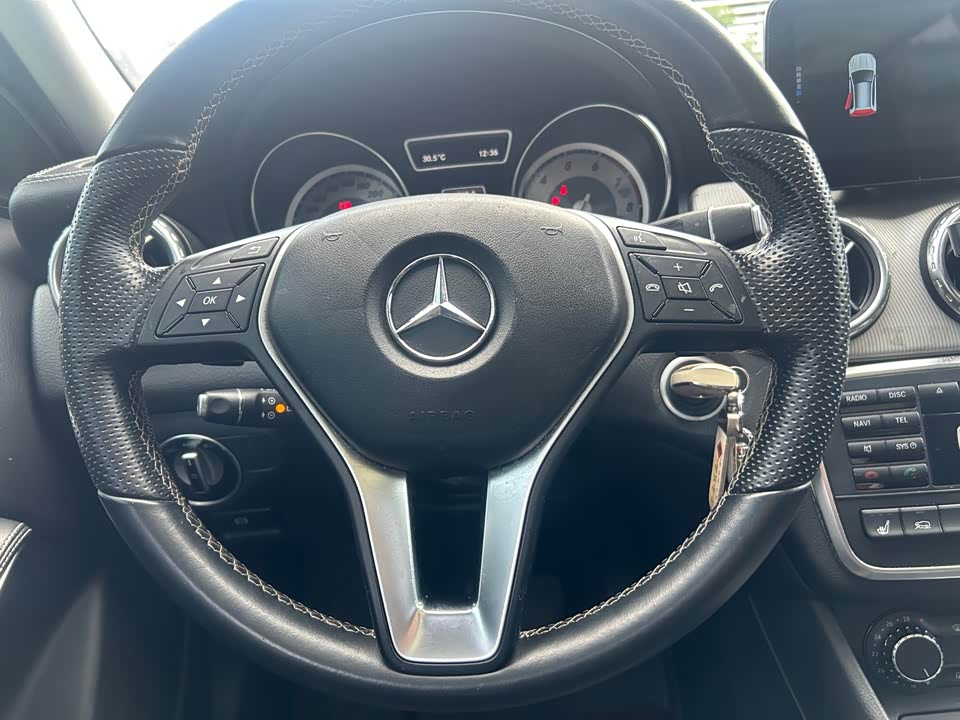 Mercedes-Benz GLA Mercedes-Benz GLA