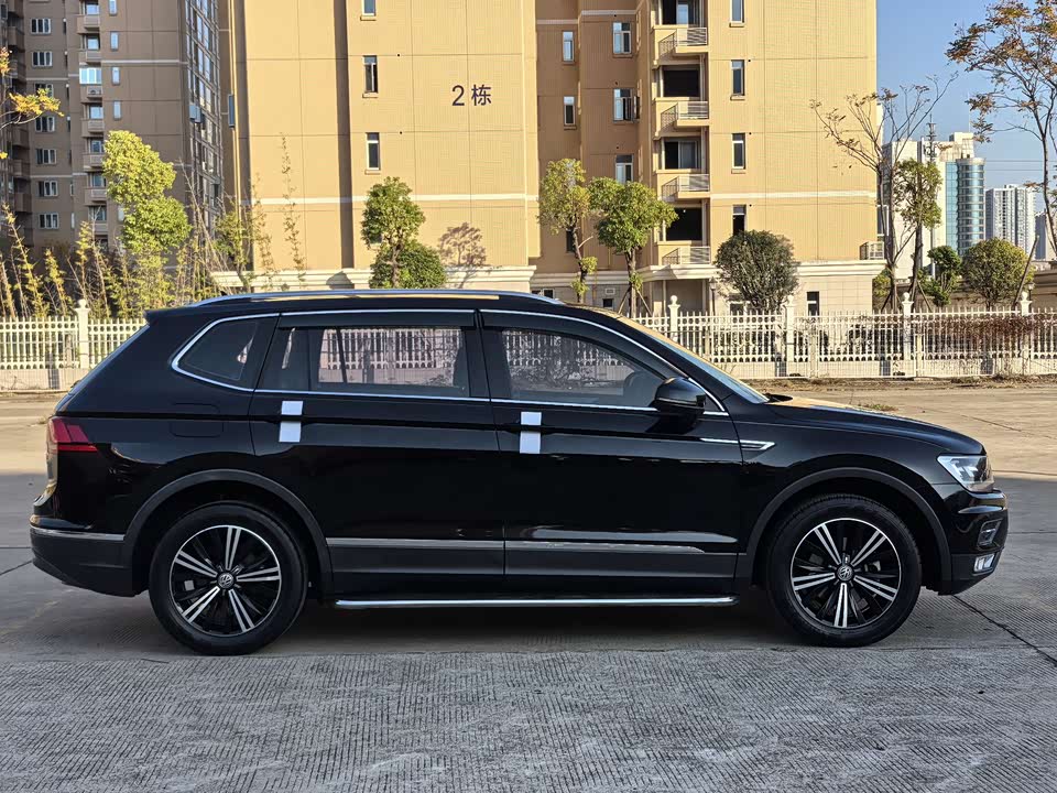 Volkswagen Tiguan L