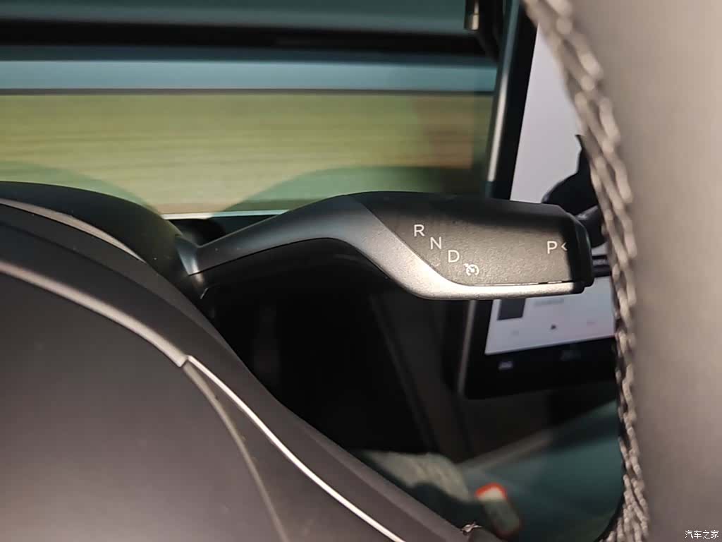 Tesla Model Y, 2023 14