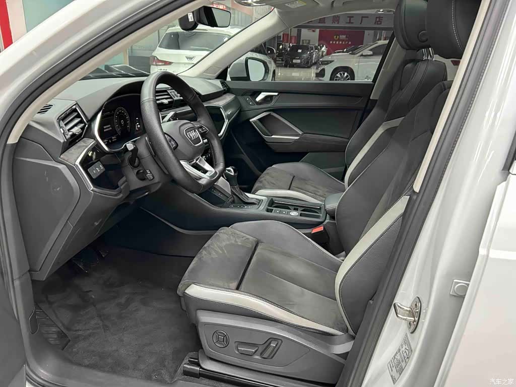 Audi Q3, 2022 11