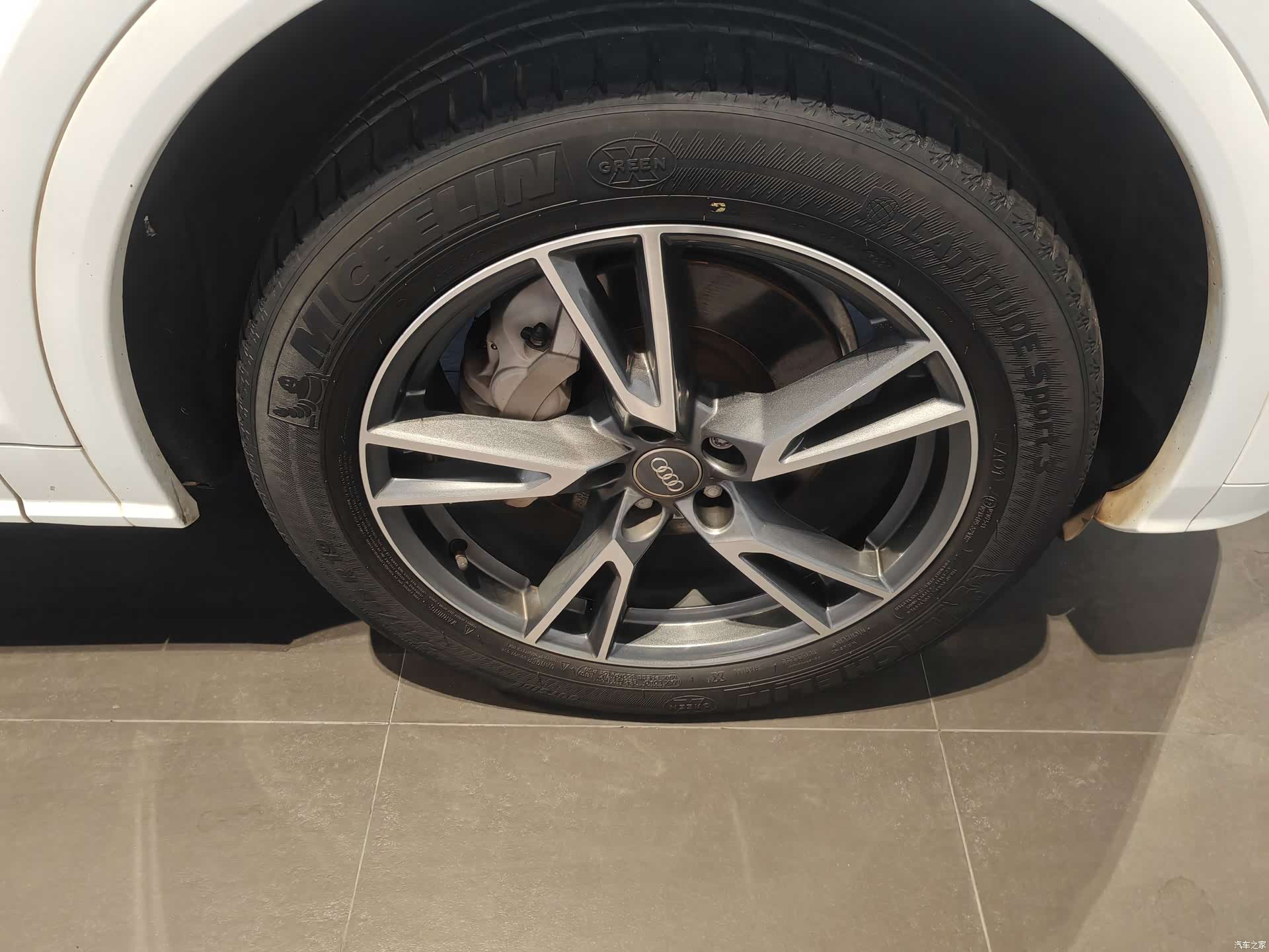 Audi Q5L, 2020 11