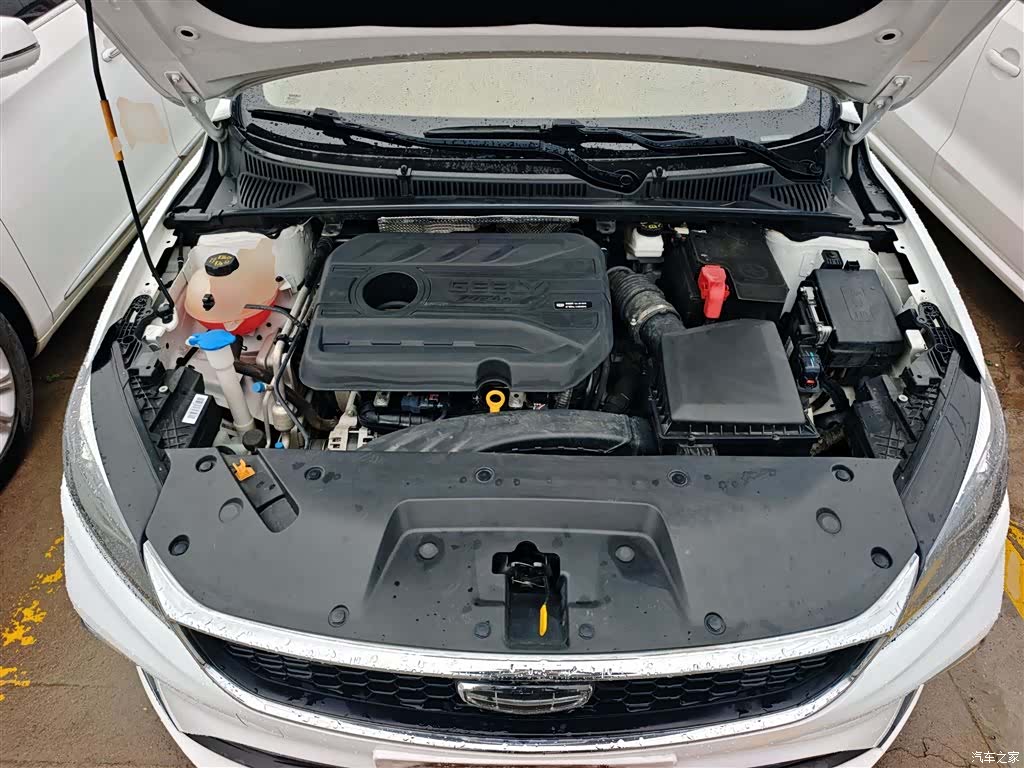 Geely Binray, 2022 13