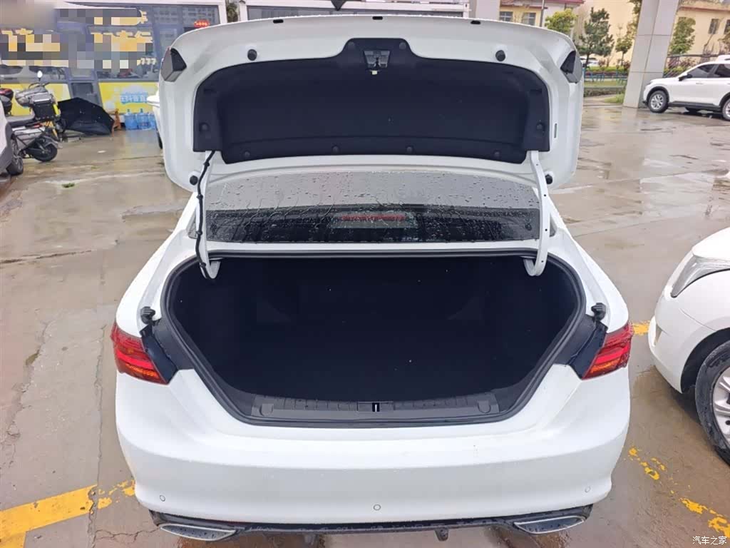 Geely Binray, 2022 12