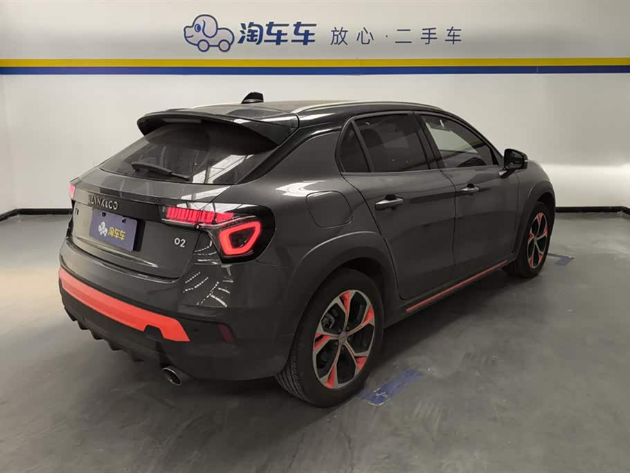 Lynk & Co 02 Lynk & Co 02