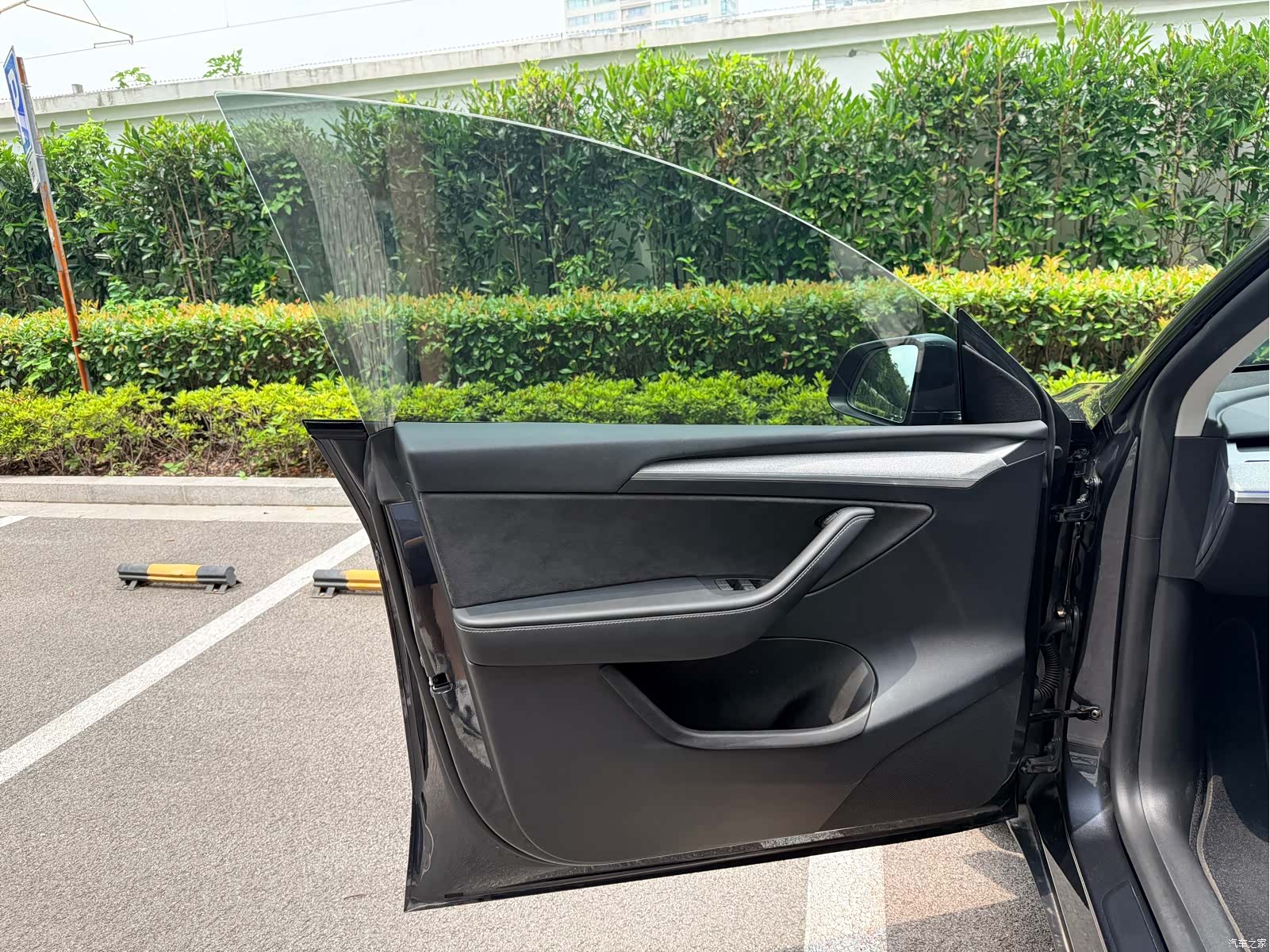 Tesla Model Y, 2024 41
