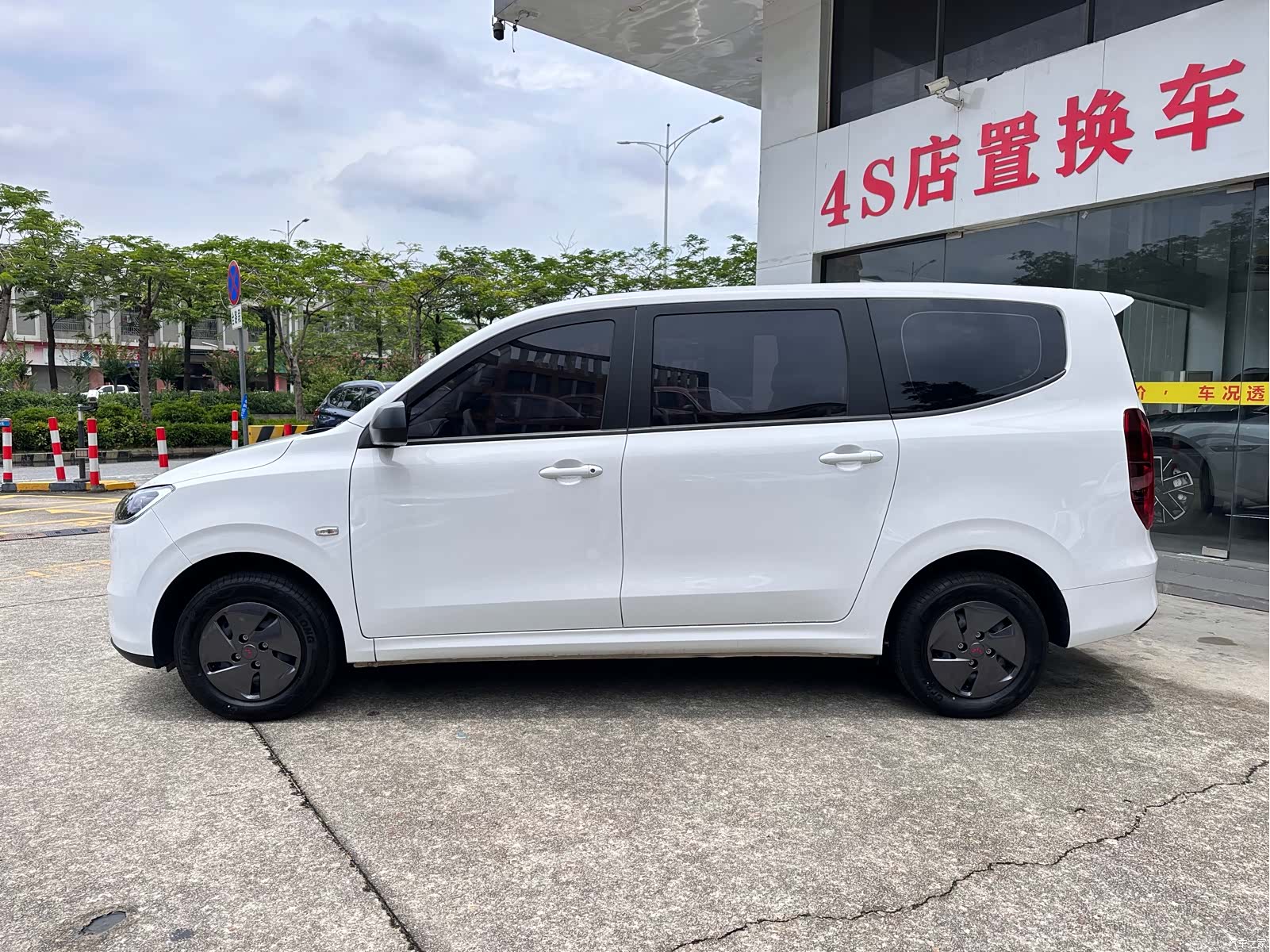 Wuling Hongguang, 2025 7