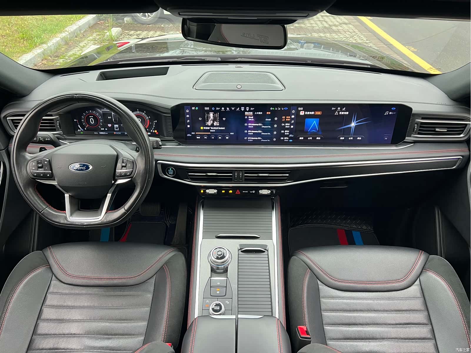 Ford Explorer, 2022 11