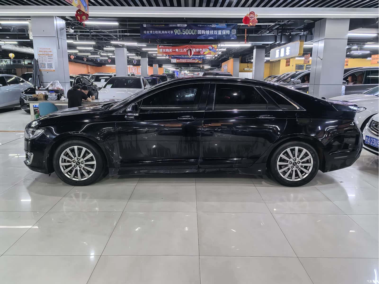 Lincoln MKZ, 2018 3